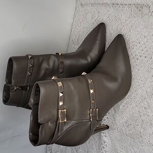Charles Jourdan gray studded heeled point toe ankle boots booties size sz 9